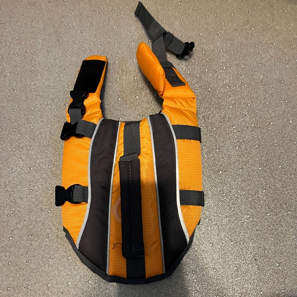 Dog life vest